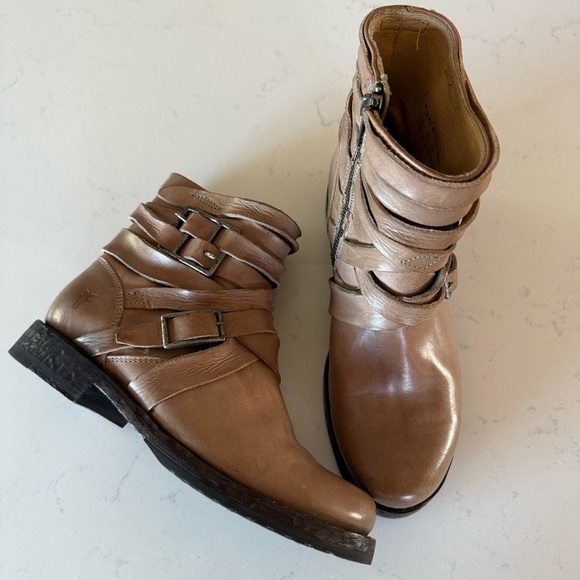 Frye Veronica brown/grey strappy boots in size: 6 - Picture 3 of 8